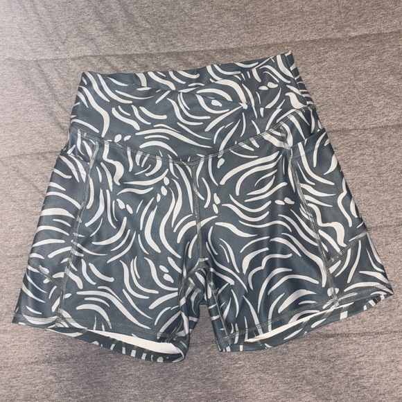 Gilly Hicks Patterned Women's Biker Shorts Medium - Picture 1 of 6